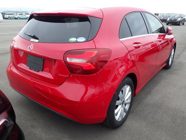 MERCEDES BENZ A CLASS 2017 Image 21