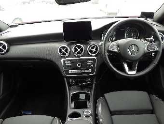 MERCEDES BENZ A CLASS 2017 Image 6