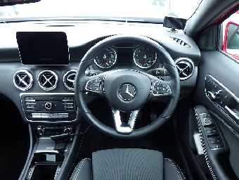 MERCEDES BENZ A CLASS 2017 Image 7