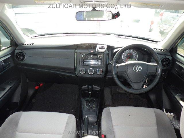 TOYOTA COROLLA AXIO 2017 Image 9