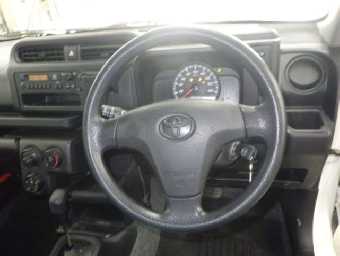 TOYOTA PROBOX 2017 Image 6