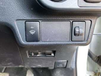 TOYOTA COROLLA AXIO 2017 Image 8