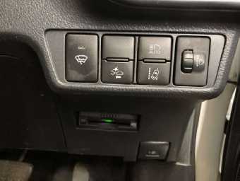 TOYOTA COROLLA AXIO 2017 Image 8