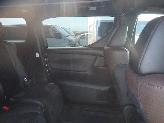 TOYOTA ALPHARD 2017 Image 20