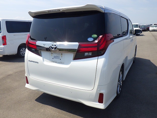 TOYOTA ALPHARD 2017 Image 26