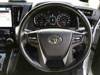 TOYOTA ALPHARD 2017 Image 7