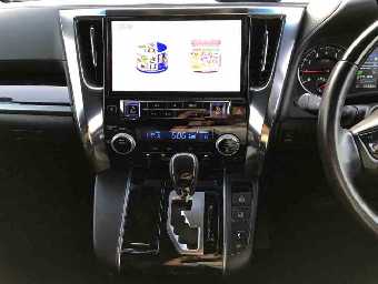 TOYOTA ALPHARD 2017 Image 8