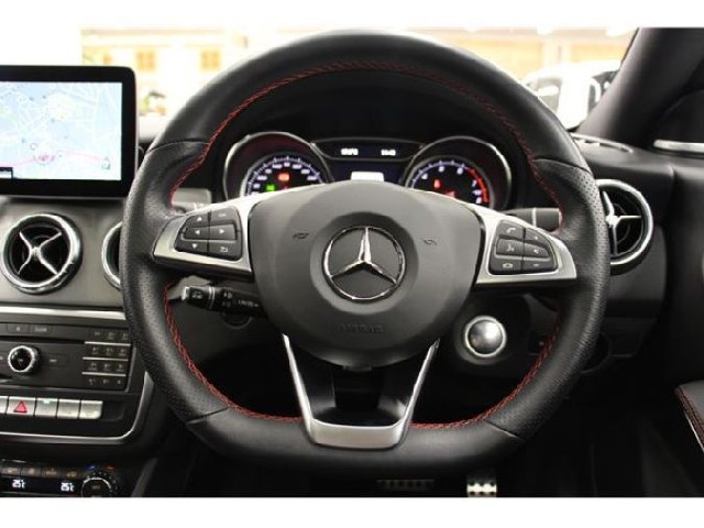 MERCEDES BENZ CLA CLASS 2019 Image 37