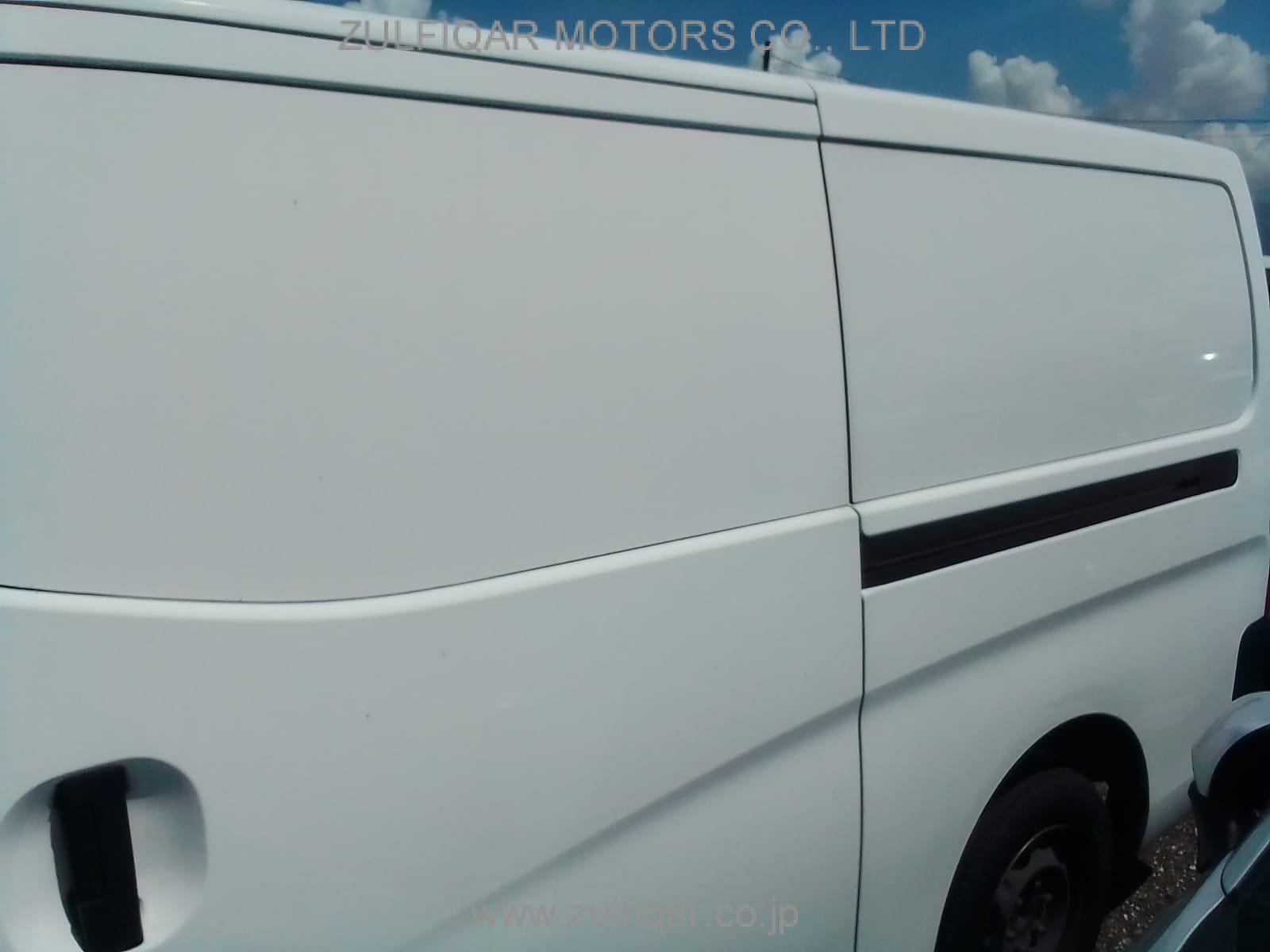 NISSAN NV350 CARAVAN 2016 Image 9