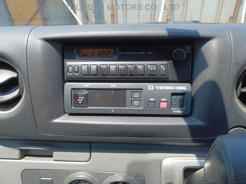 NISSAN NV350 CARAVAN 2015 Image 8