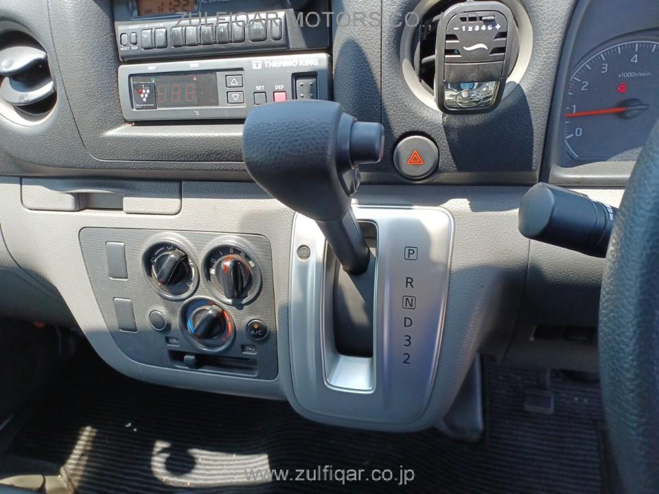 NISSAN NV350 CARAVAN 2015 Image 9