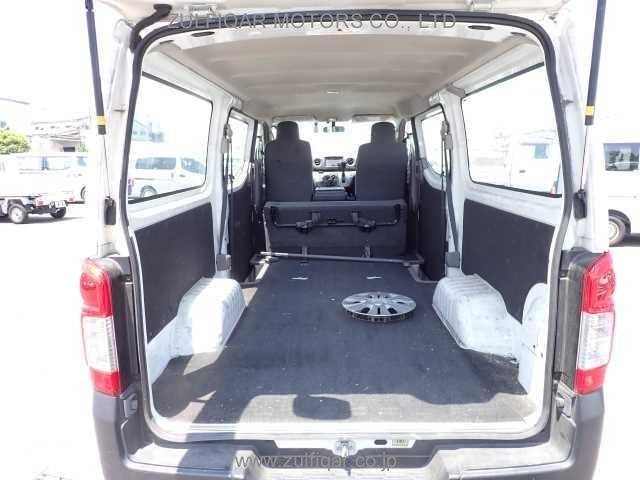 NISSAN NV350 CARAVAN 2016 Image 9