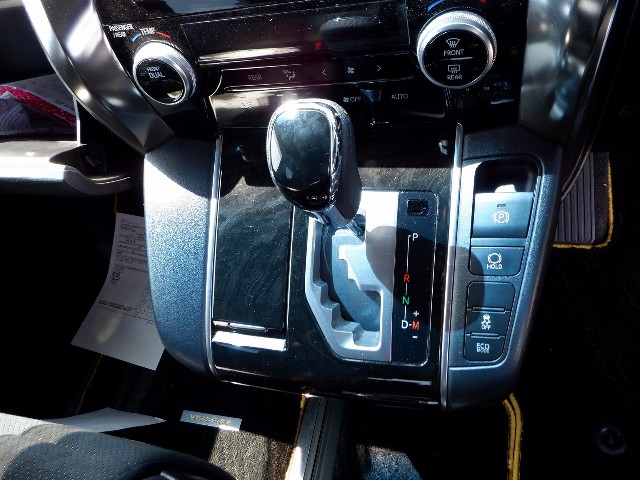 TOYOTA VELLFIRE 2017 Image 19