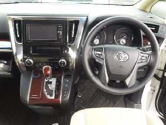 TOYOTA VELLFIRE 2017 Image 6