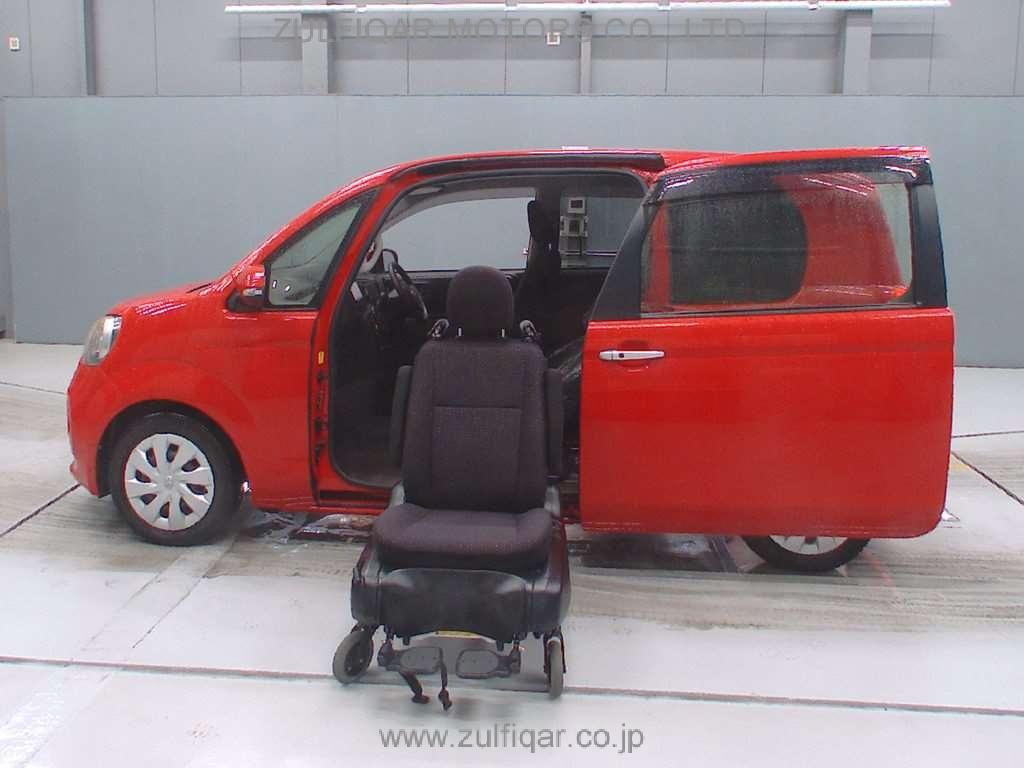 TOYOTA PORTE 2012 Image 4