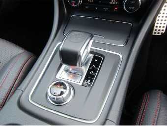 MERCEDES BENZ A CLASS 2018 Image 13