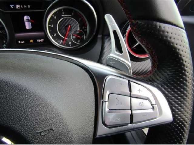 MERCEDES BENZ A CLASS 2018 Image 22