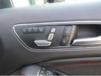 MERCEDES BENZ A CLASS 2018 Image 21