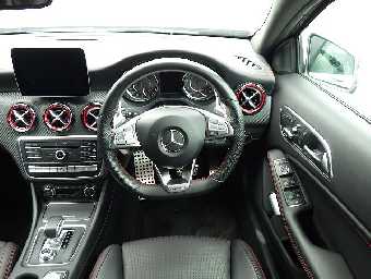 MERCEDES BENZ A CLASS 2018 Image 28