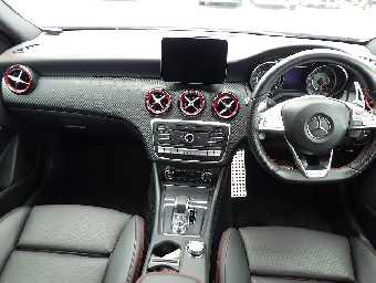 MERCEDES BENZ A CLASS 2018 Image 29