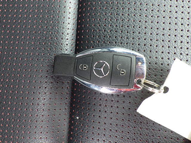 MERCEDES BENZ A CLASS 2018 Image 36