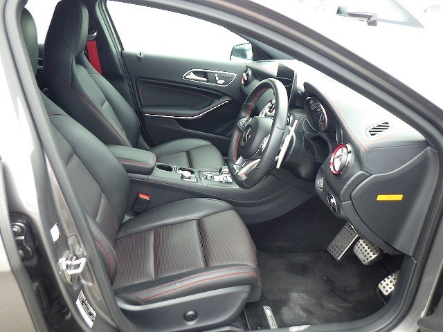 MERCEDES BENZ A CLASS 2018 Image 37