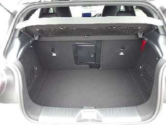 MERCEDES BENZ A CLASS 2018 Image 33
