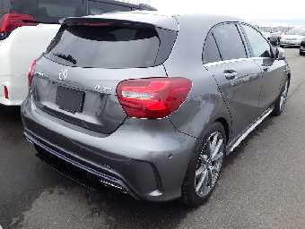 MERCEDES BENZ A CLASS 2018 Image 37