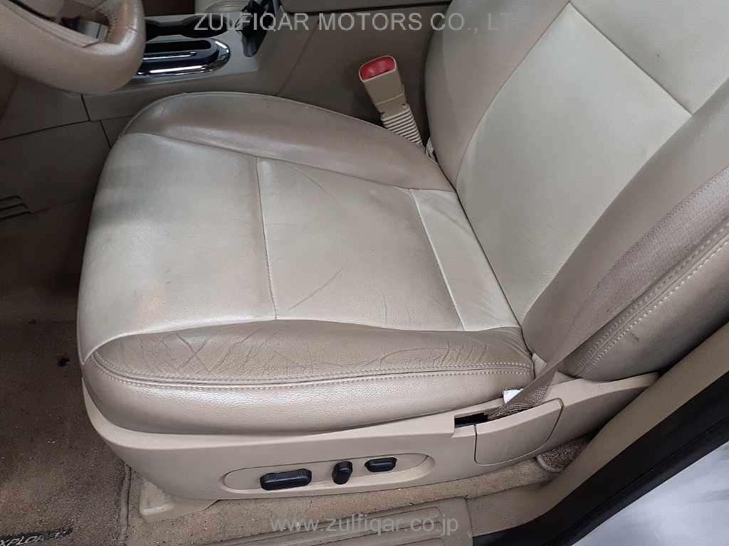 FORD EXPLORER 2011 Image 8