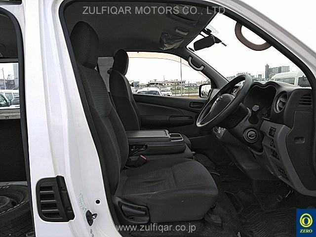 NISSAN NV350 CARAVAN 2017 Image 7