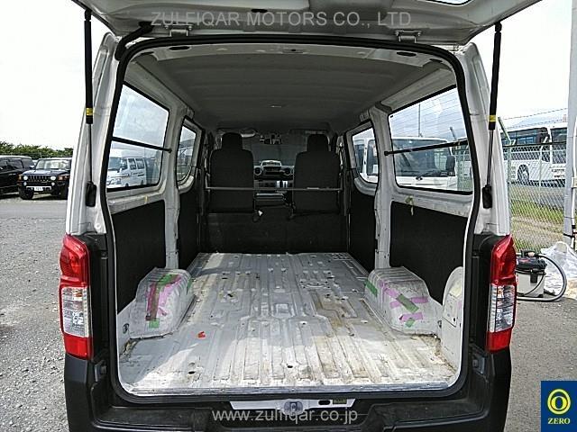 NISSAN NV350 CARAVAN 2017 Image 9