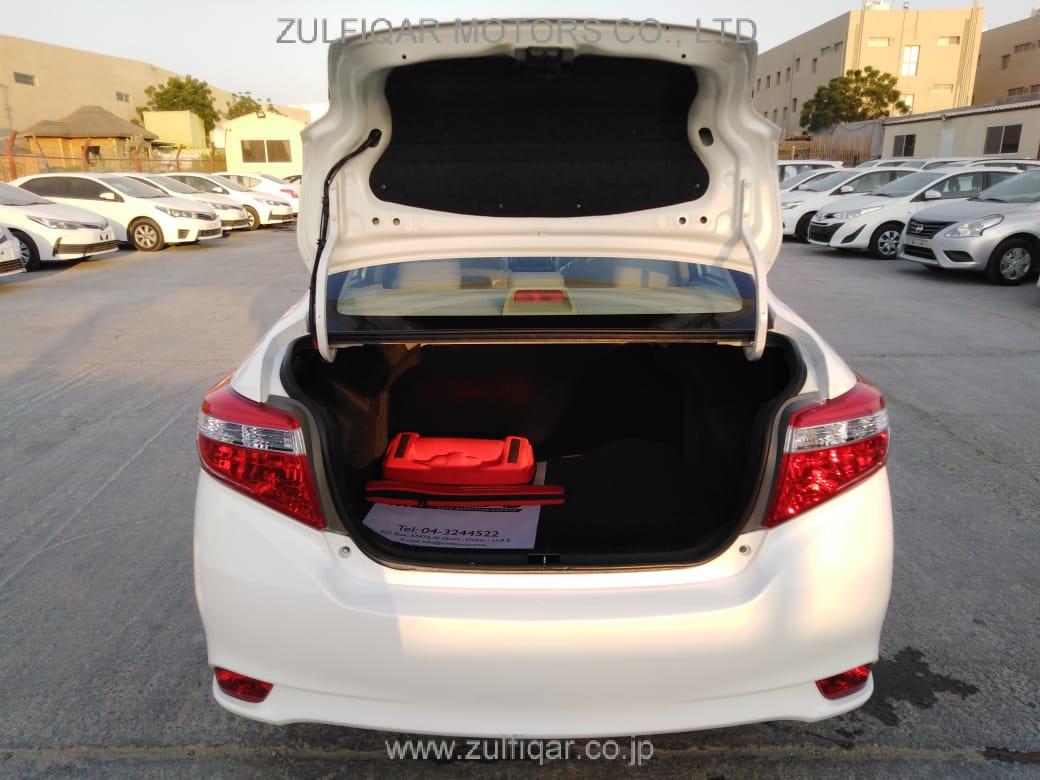 TOYOTA YARIS 2017 Image 9