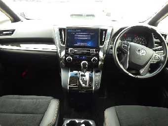 TOYOTA ALPHARD 2017 Image 9