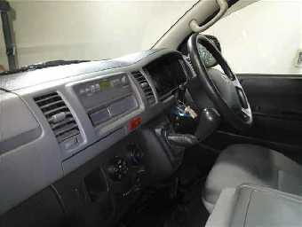 TOYOTA HIACE 2009 Image 3