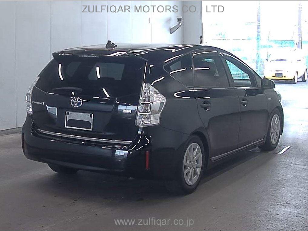 TOYOTA PRIUS ALPHA 2011 Image 5