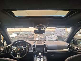 PORSCHE CAYENNE 2010 Image 13