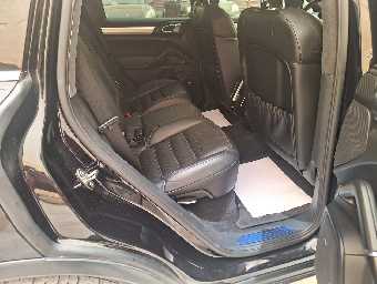 PORSCHE CAYENNE 2010 Image 17