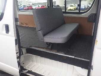 TOYOTA HIACE 2010 Image 12