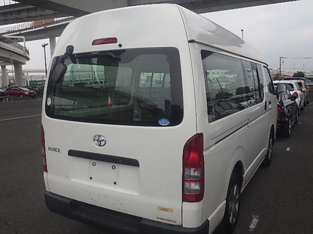 TOYOTA HIACE 2010 Image 24