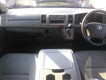 TOYOTA HIACE 2010 Image 8