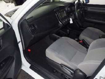 TOYOTA COROLLA AXIO 2016 Image 8