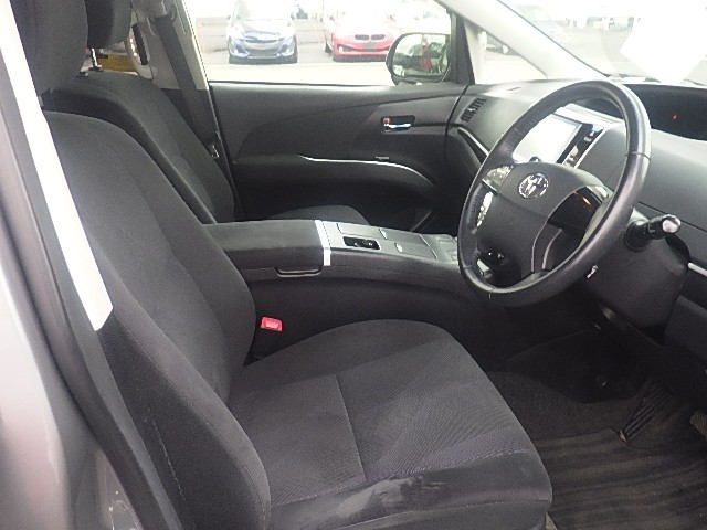 TOYOTA ESTIMA HYBRID 2014 Image 19