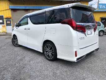 TOYOTA ALPHARD 2018 Image 2