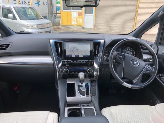 TOYOTA ALPHARD 2018 Image 33