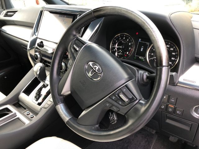 TOYOTA ALPHARD 2018 Image 35