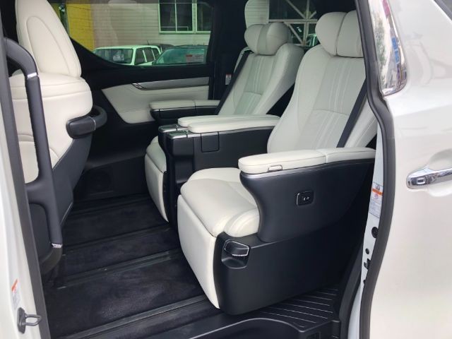 TOYOTA ALPHARD 2018 Image 38