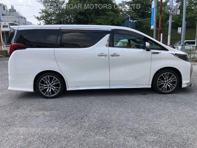 TOYOTA ALPHARD 2018 Image 6