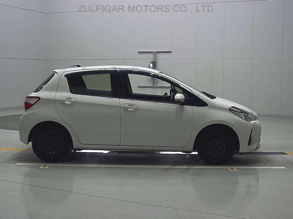 TOYOTA VITZ 2017 Image 3