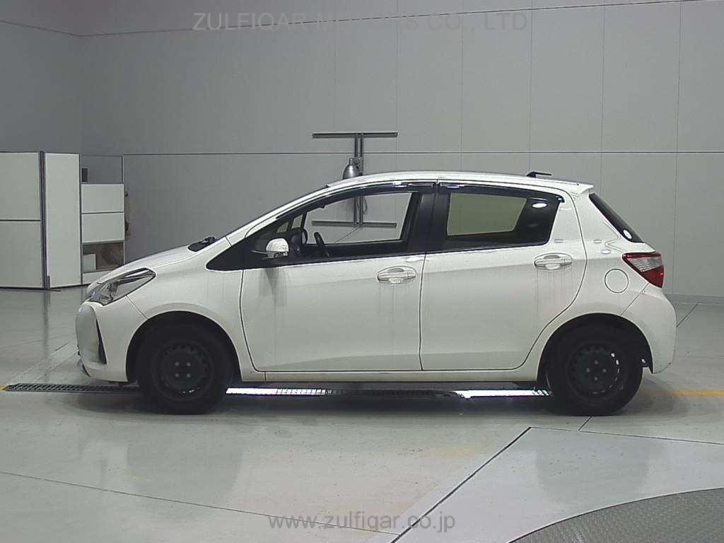 TOYOTA VITZ 2017 Image 4