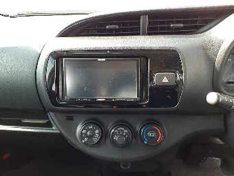 TOYOTA VITZ 2017 Image 10